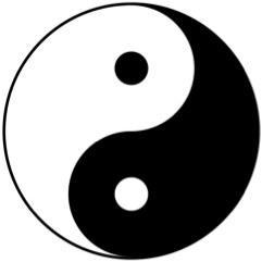 dessin Taiji Tu très connu sous l'appellation dessin du yin - yang. Un cercle dans lequel s'entrelace une forme simplifiée de poisson noir à droite (point en haut noire qui descend en formant un arc de cercle et en formant un second dans l'autre sens formant la tête de poisson si je peux dire. tout est noir). Au centre de la partie basse noire, un petit cercle blanc représentant le Yang dans le Yin ou symboliquement l'oeil du poisson. De l'autre côté la même forme blanche avec cette fois, "l'oeil noir du poisson". Ce dessin est aussi appelé dessin du grand retournement.