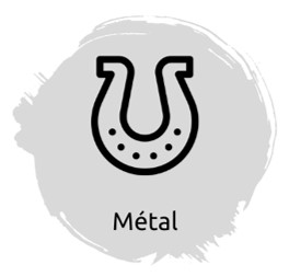 Dessin d'un fer à cheval avec le mot Métal inscrit dessous sur fond gris clair en forme de cercle